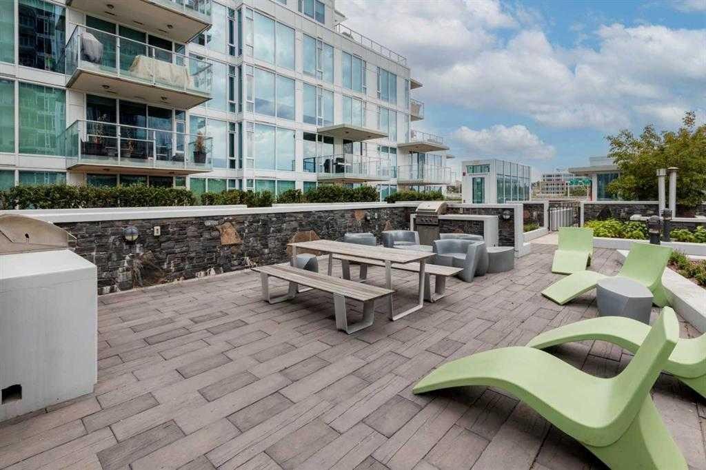402-519 Riverfront Avenue Se, Calgary, AB - Outdoor With Balcony
