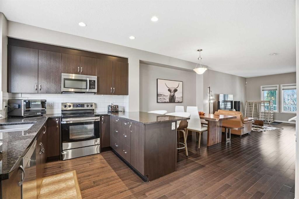 72 Redstone Common Ne, Calgary, AB - Indoor Photo Showing Kitchen