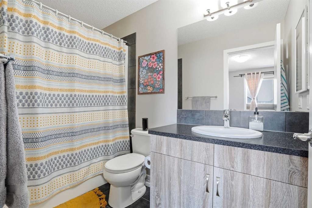 72 Redstone Common Ne, Calgary, AB - Indoor Photo Showing Bathroom