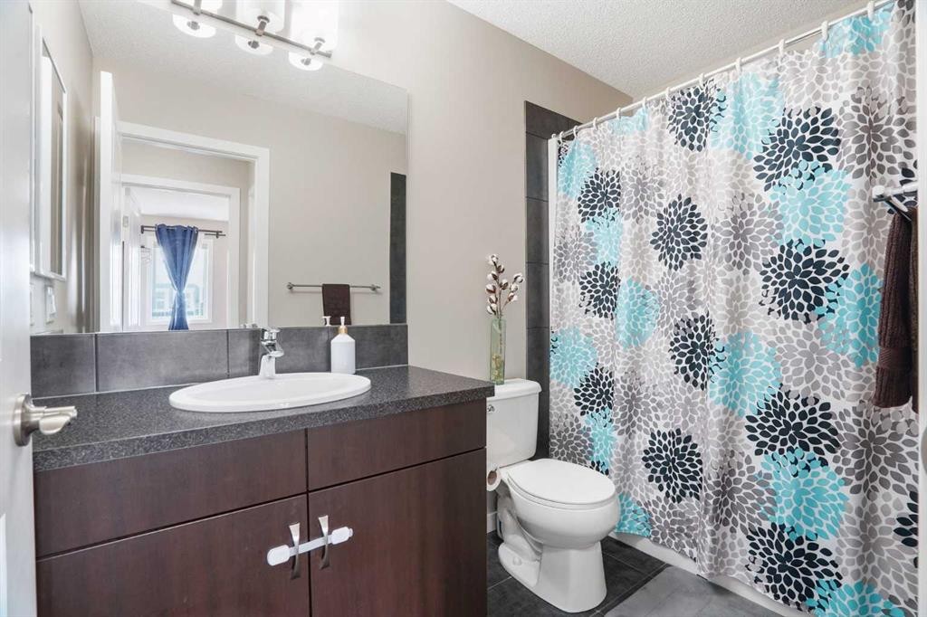 72 Redstone Common Ne, Calgary, AB - Indoor Photo Showing Bathroom