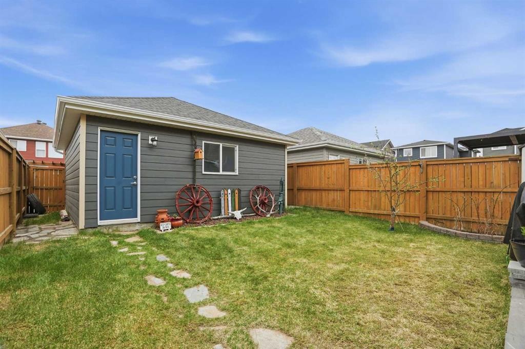 72 Redstone Common Ne, Calgary, AB - Outdoor