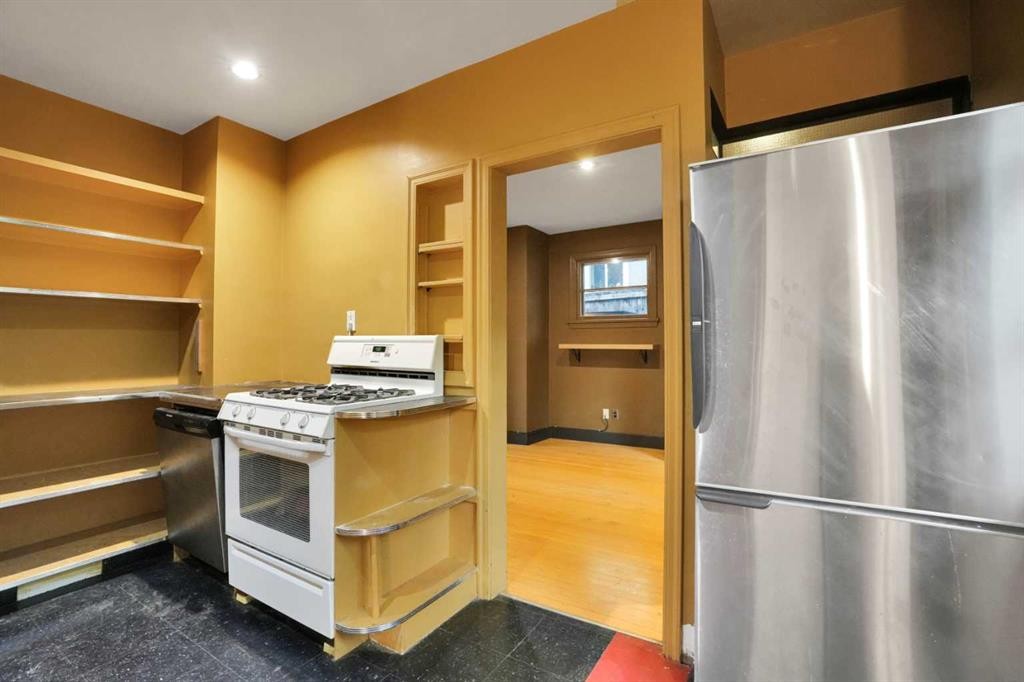 2131 16A Street Sw, Calgary, AB - Indoor