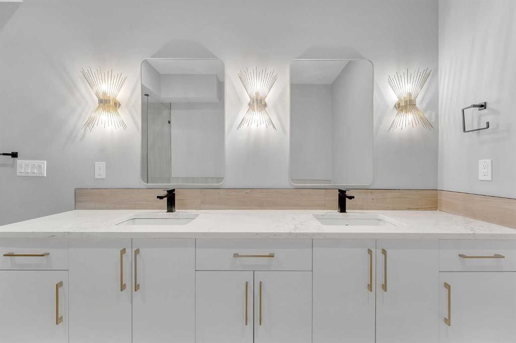 282 Muirfield Crescent, Lyalta, AB - Indoor Photo Showing Bathroom