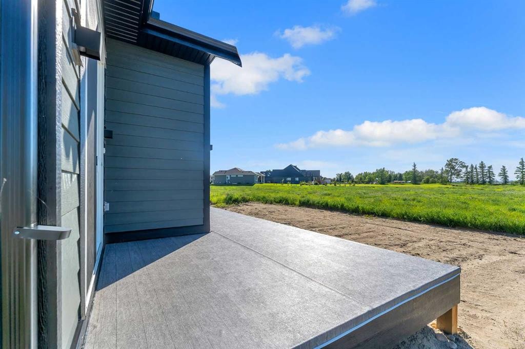 282 Muirfield Crescent, Lyalta, AB - Outdoor