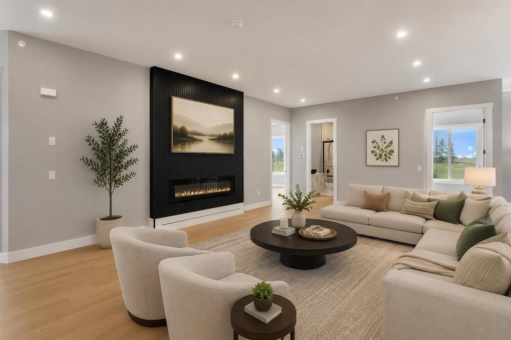 282 Muirfield Crescent, Lyalta, AB - Indoor Photo Showing Living Room With Fireplace