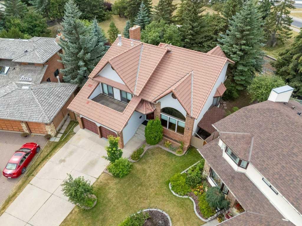 119 Strathbury Bay Sw, Calgary, AB - Outdoor