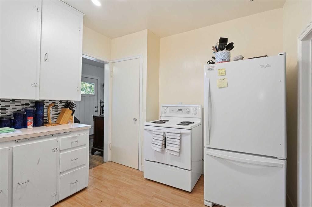 4737 48 Street, Olds, AB - Indoor Photo Showing Kitchen