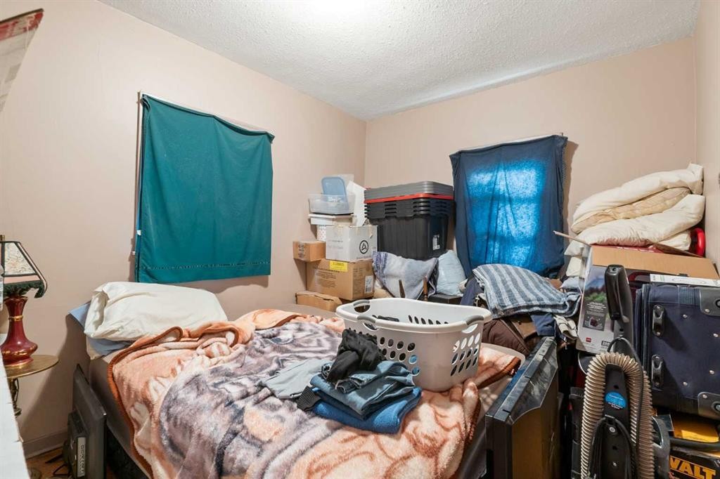 4737 48 Street, Olds, AB - Indoor Photo Showing Bedroom