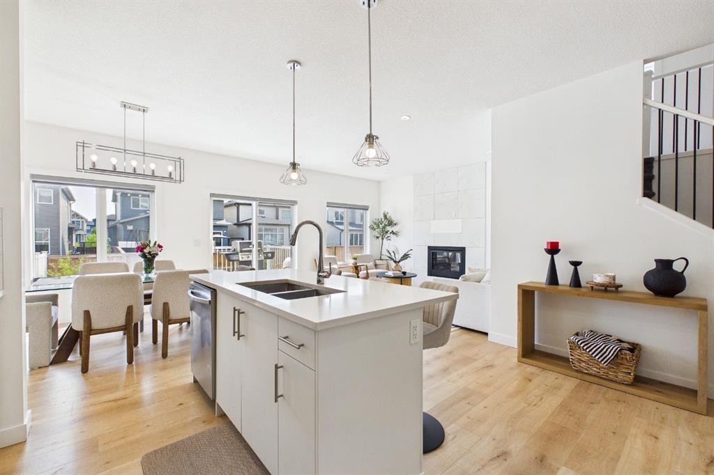 66 Legacy Glen Crescent Se, Calgary, AB - Indoor Photo Showing Kitchen With Double Sink With Upgraded Kitchen
