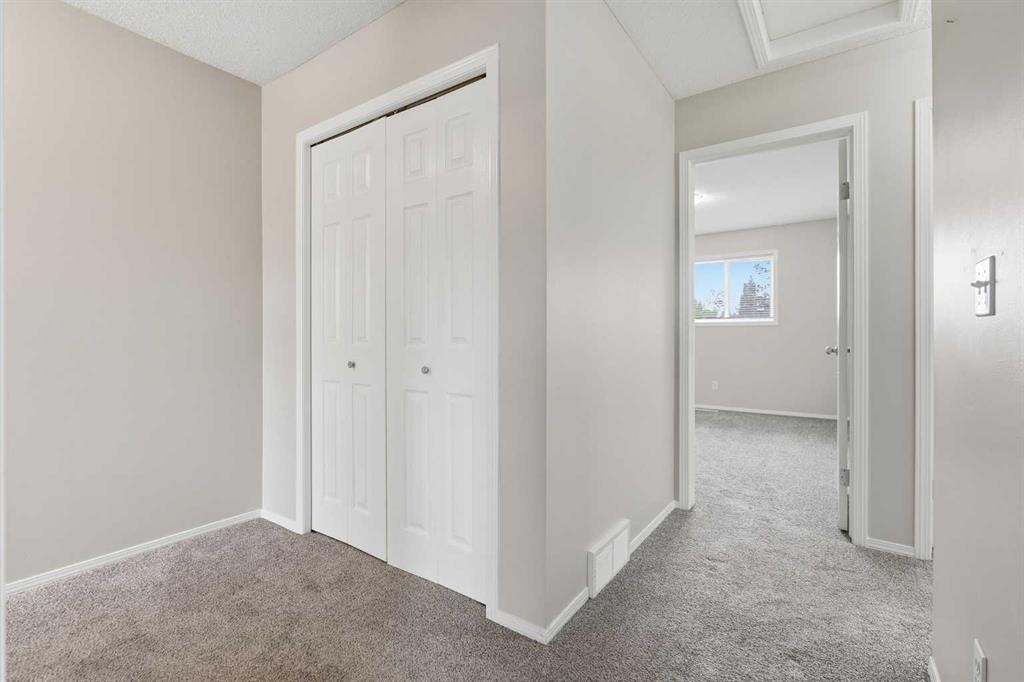 103-760 Railway Gate Sw, Airdrie, AB - Indoor Photo Showing Other Room