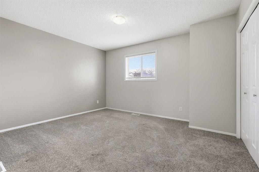 103-760 Railway Gate Sw, Airdrie, AB - Indoor Photo Showing Other Room
