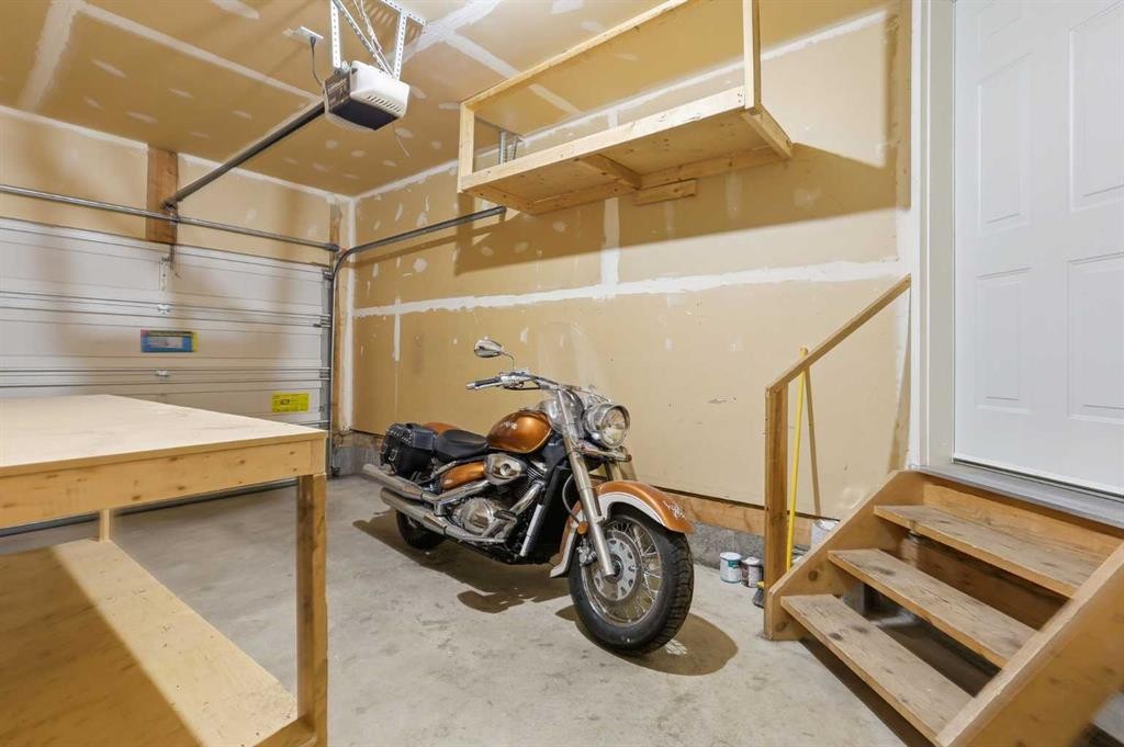 103-760 Railway Gate Sw, Airdrie, AB - Indoor Photo Showing Garage