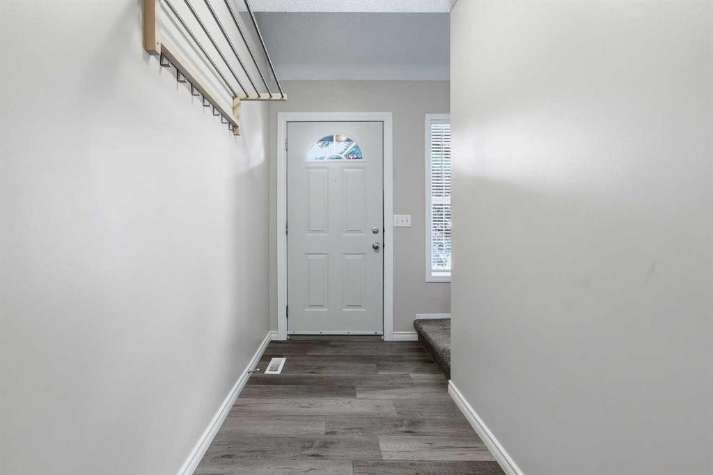 103-760 Railway Gate Sw, Airdrie, AB - Indoor Photo Showing Other Room