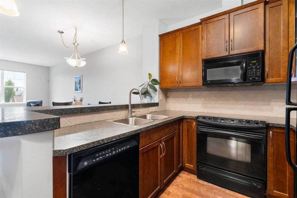 310-25 Prestwick Drive Se, Calgary, AB