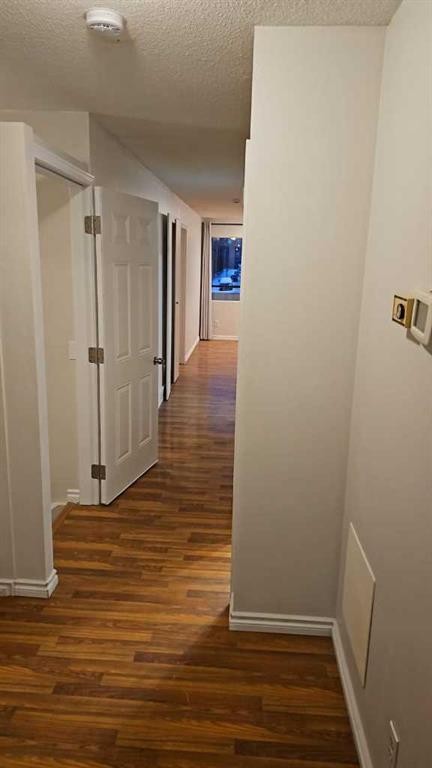 4222 40 Avenue Nw, Calgary, AB - Indoor Photo Showing Other Room