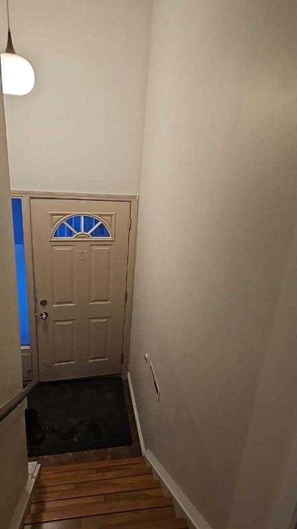 4222 40 Avenue Nw, Calgary, AB - Indoor Photo Showing Other Room