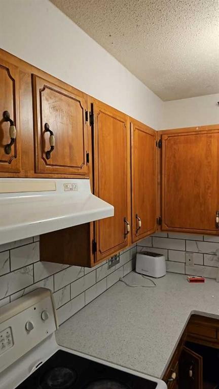 4222 40 Avenue Nw, Calgary, AB - Indoor Photo Showing Kitchen