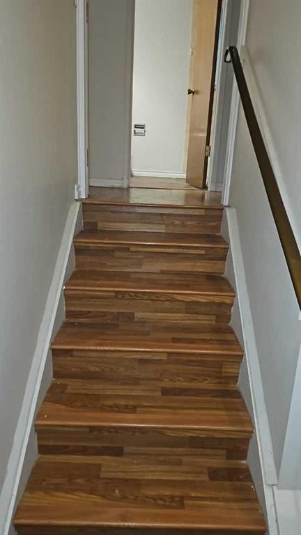 4222 40 Avenue Nw, Calgary, AB - Indoor Photo Showing Other Room