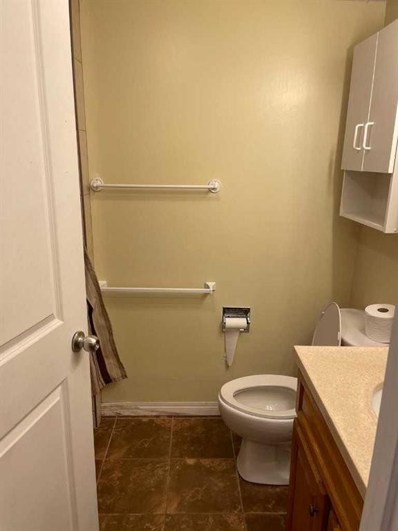 4222 40 Avenue Nw, Calgary, AB - Indoor Photo Showing Bathroom