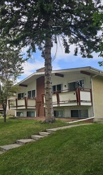 4222 40 Avenue Nw, Calgary, AB - Outdoor