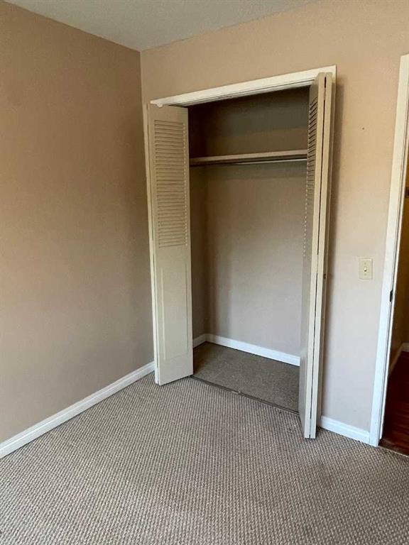 4222 40 Avenue Nw, Calgary, AB - Indoor