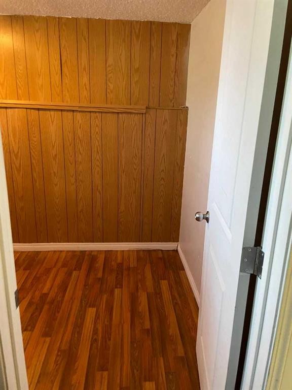 4222 40 Avenue Nw, Calgary, AB - Indoor Photo Showing Other Room