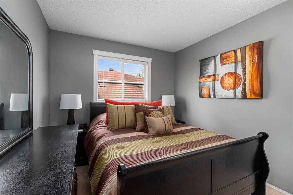 224 Arbour Ridge Way Nw, Calgary, AB - Indoor Photo Showing Bedroom