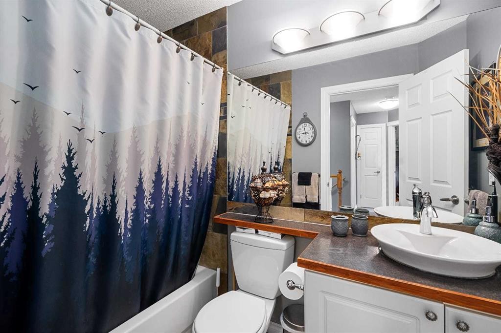 224 Arbour Ridge Way Nw, Calgary, AB - Indoor Photo Showing Bathroom