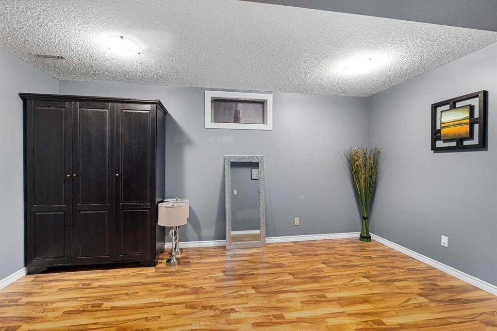 224 Arbour Ridge Way Nw, Calgary, AB - Indoor Photo Showing Other Room