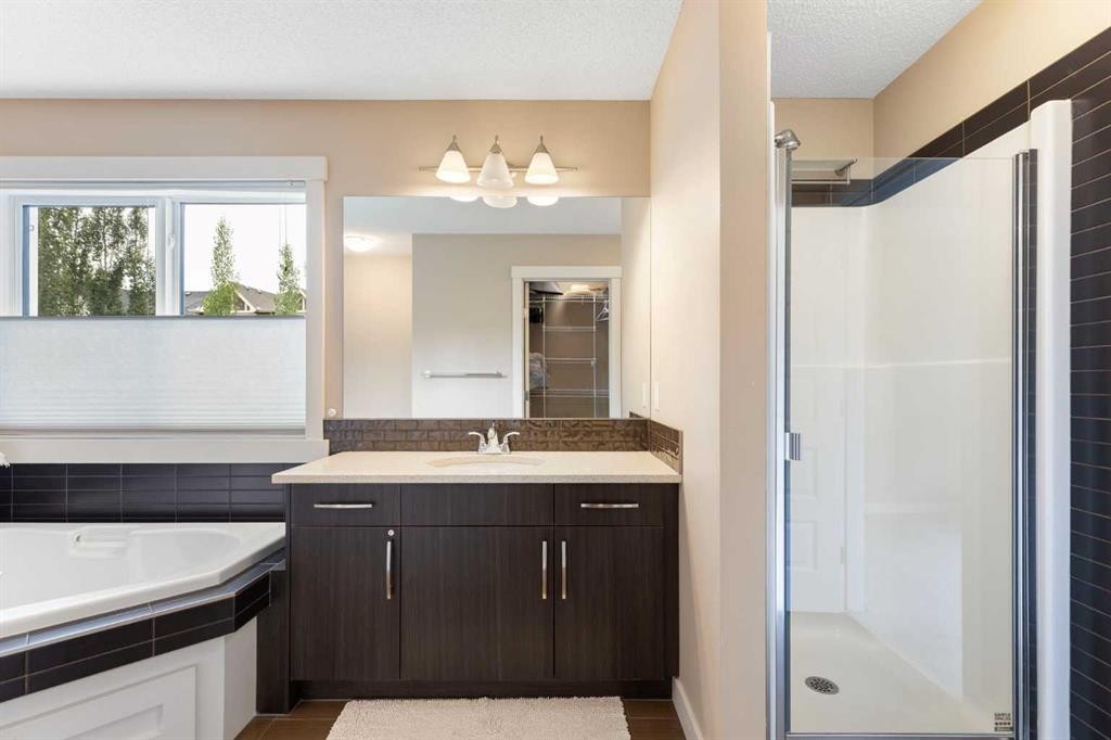 165 Cranarch Common Se, Calgary, AB - Indoor Photo Showing Bathroom