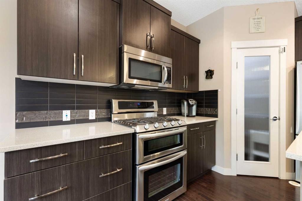 165 Cranarch Common Se, Calgary, AB - Indoor Photo Showing Kitchen With Upgraded Kitchen