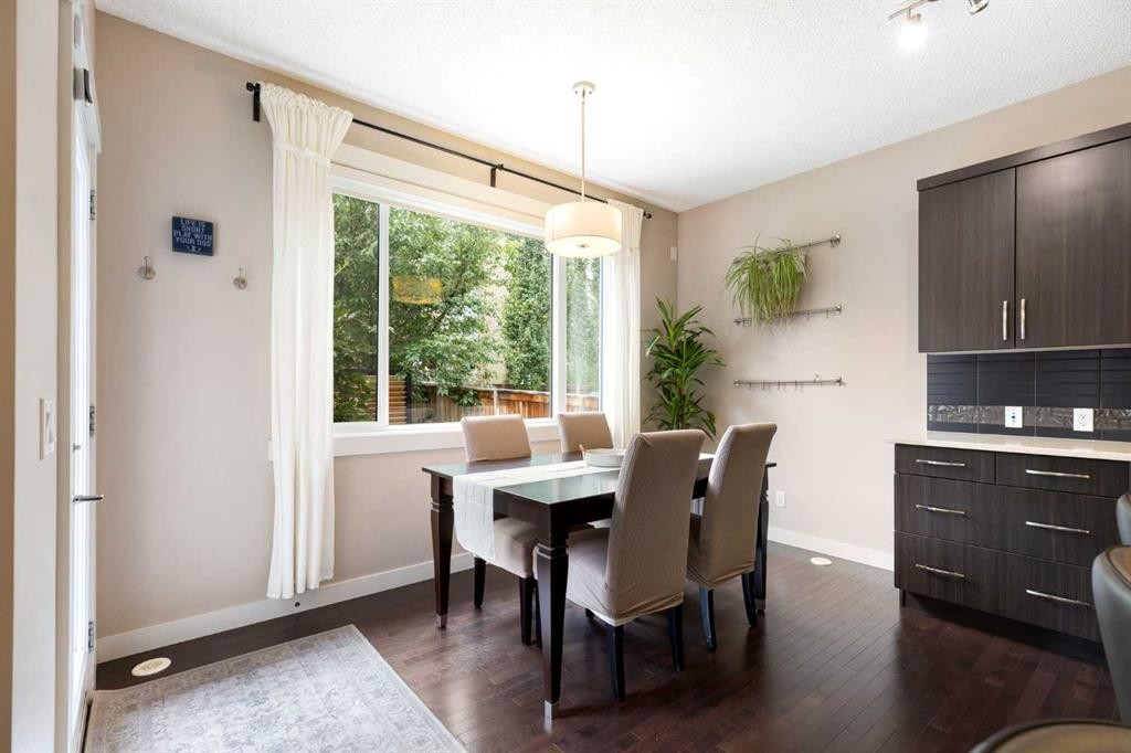 165 Cranarch Common Se, Calgary, AB - Indoor Photo Showing Dining Room