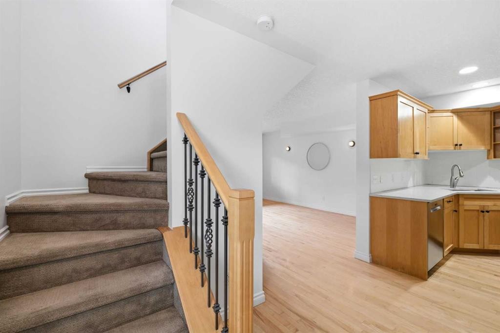 2-435 13 Avenue Ne, Calgary, AB - Indoor