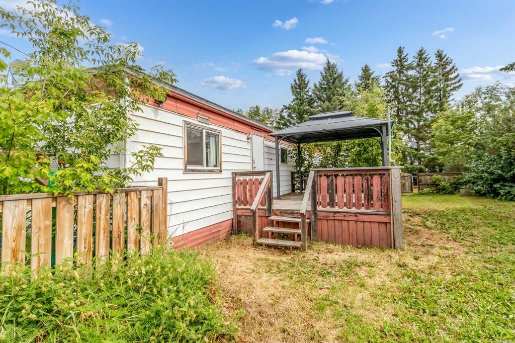 2104 23 Avenue, Delburne, AB - Outdoor With Deck Patio Veranda