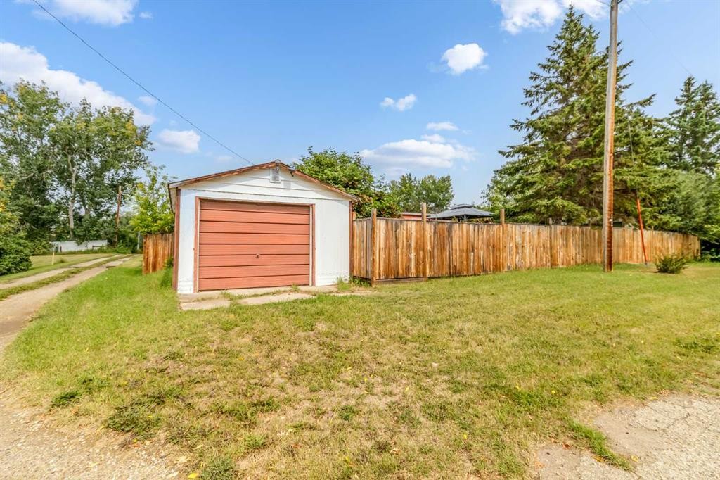 2104 23 Avenue, Delburne, AB - Outdoor