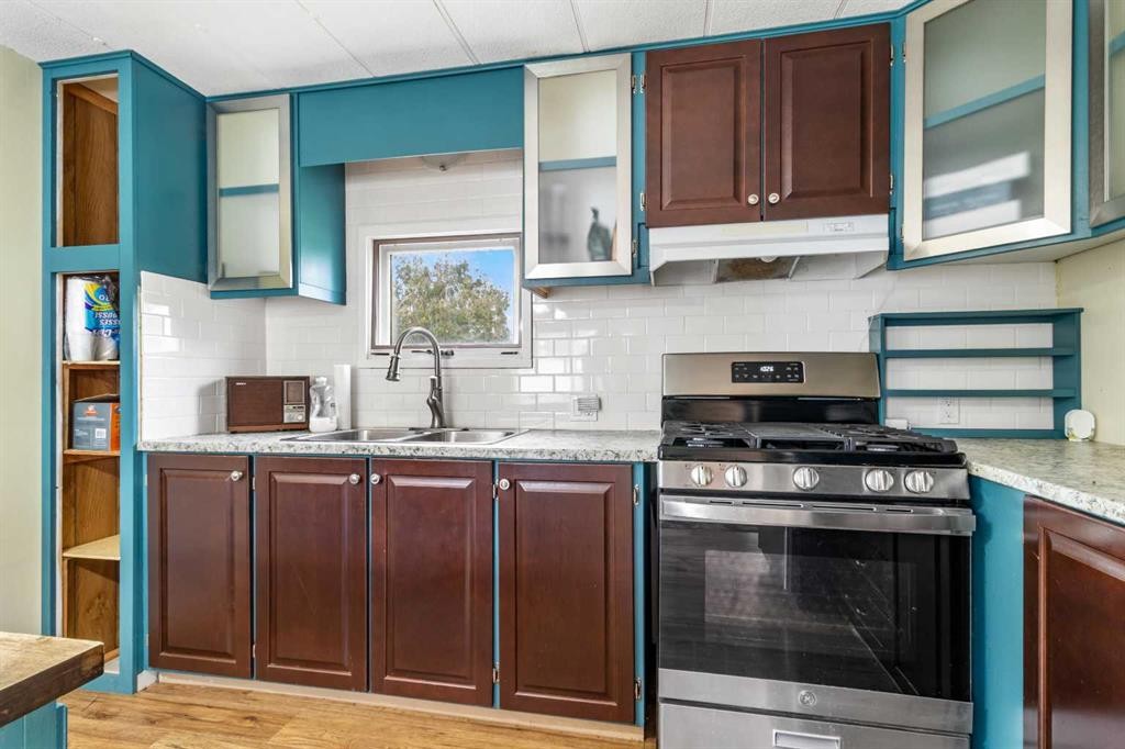 2104 23 Avenue, Delburne, AB - Indoor Photo Showing Kitchen