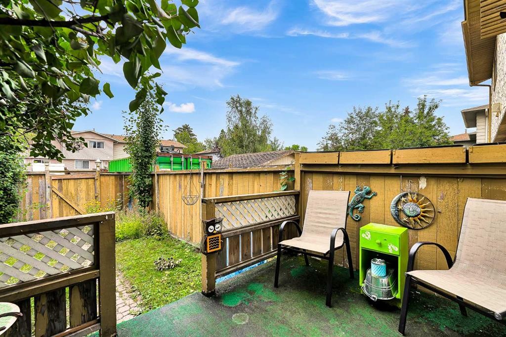 151 Midbend Place Se, Calgary, AB - Outdoor With Exterior
