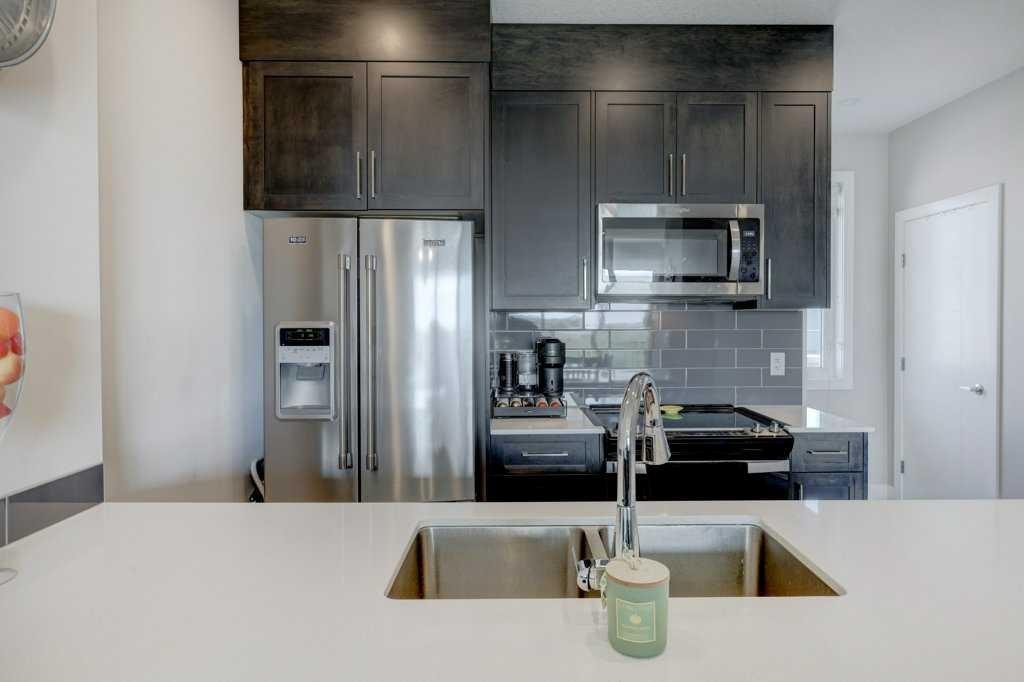 305 Skyview Ranch Circle Ne, Calgary, AB - Indoor Photo Showing Kitchen With Stainless Steel Kitchen With Double Sink With Upgraded Kitchen