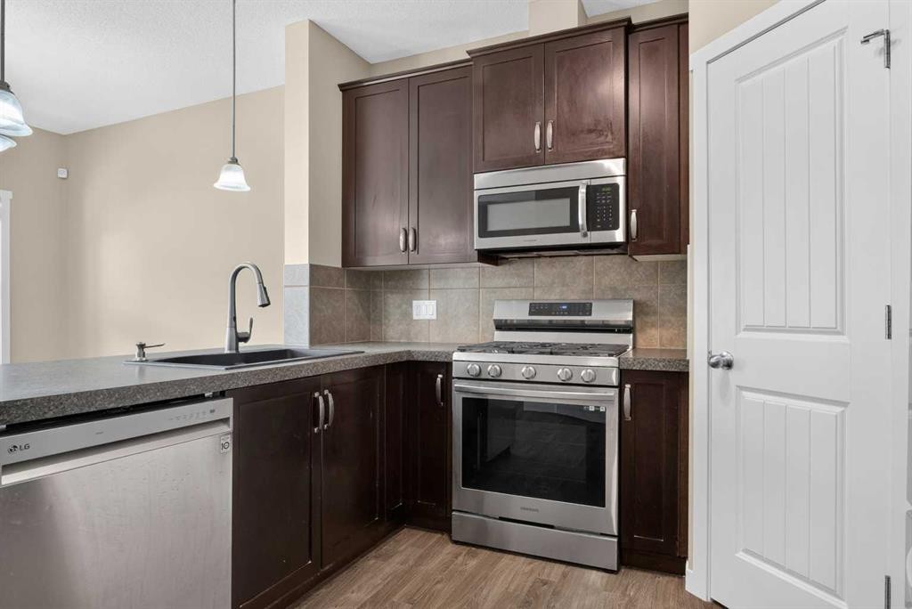 445 Copperpond Landing Se, Calgary, AB
