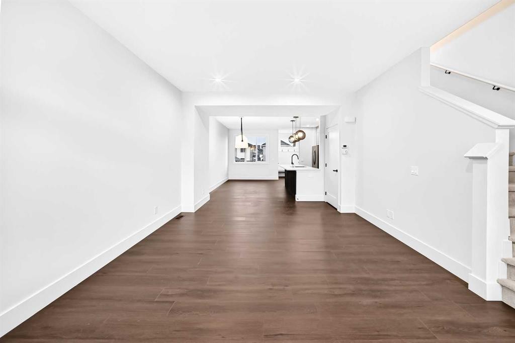 270 Greystone Boulevard, Cochrane, AB - Indoor Photo Showing Other Room