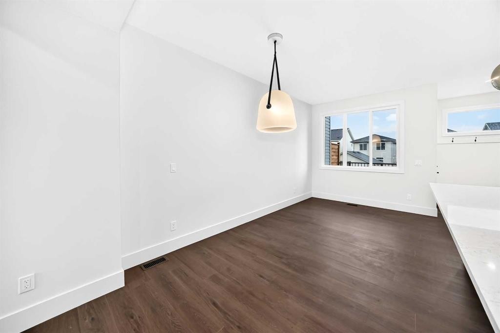 270 Greystone Boulevard, Cochrane, AB - Indoor Photo Showing Other Room