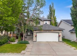 163 West Lakeview Passage Chestermere, AB T1X 1G8
