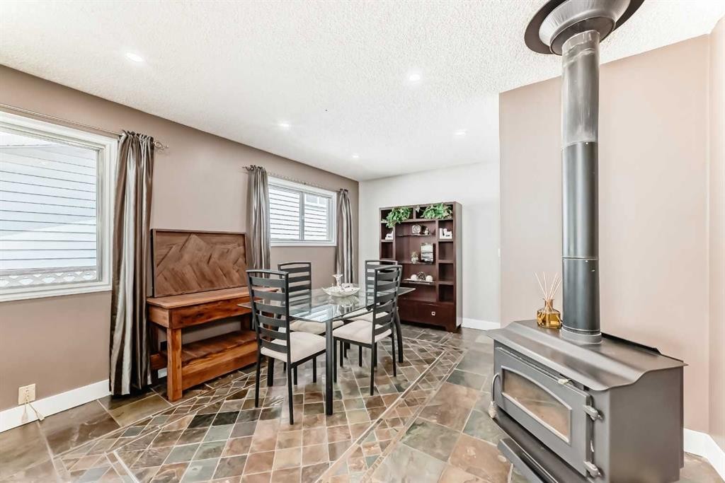 11 Huntstrom Place Ne, Calgary, AB - Indoor Photo Showing Dining Room