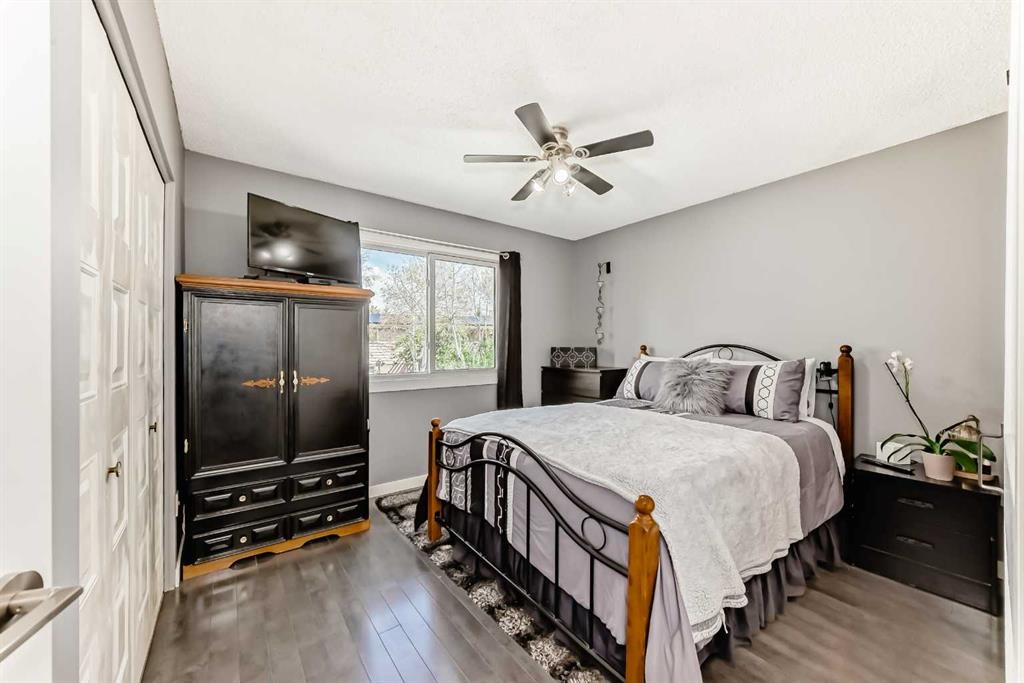 11 Huntstrom Place Ne, Calgary, AB - Indoor Photo Showing Bedroom