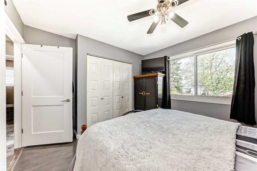 11 Huntstrom Place Ne, Calgary, AB - Indoor Photo Showing Bedroom