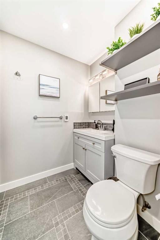 11 Huntstrom Place Ne, Calgary, AB - Indoor Photo Showing Bathroom