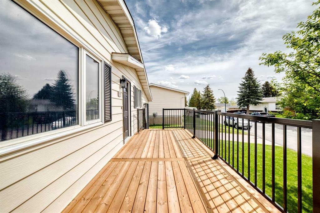 11 Huntstrom Place Ne, Calgary, AB - Outdoor With Deck Patio Veranda With Exterior