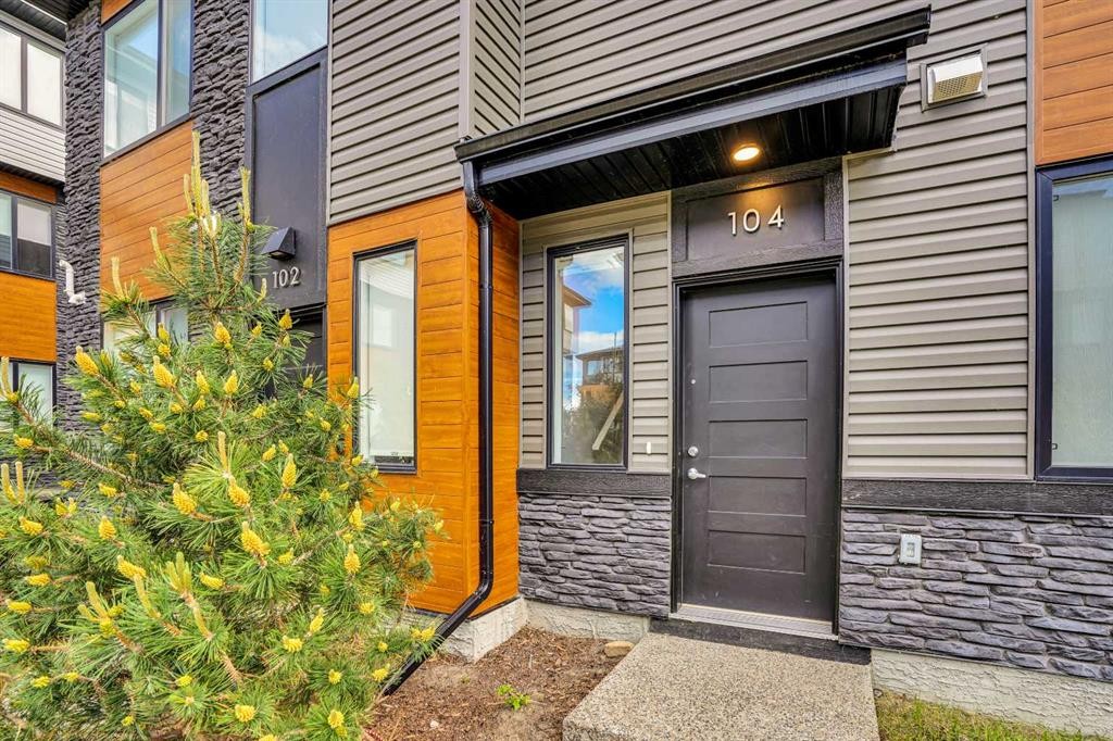 104 Corner Glen Circle Ne, Calgary, AB - Outdoor