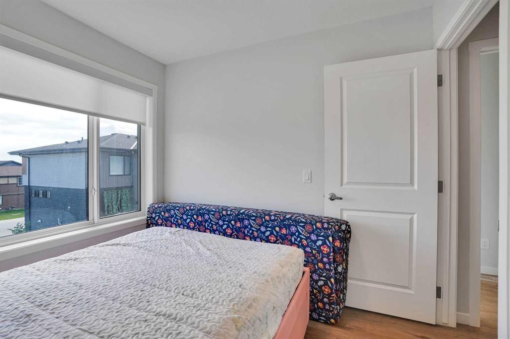 104 Corner Glen Circle Ne, Calgary, AB - Indoor Photo Showing Bedroom