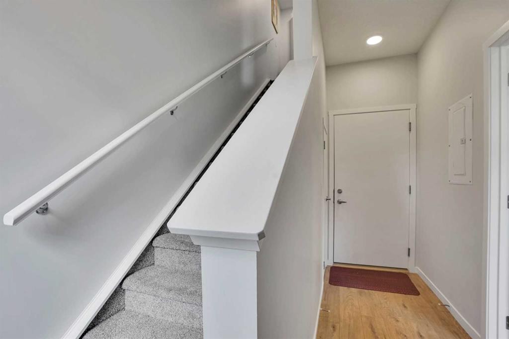 104 Corner Glen Circle Ne, Calgary, AB - Indoor Photo Showing Other Room
